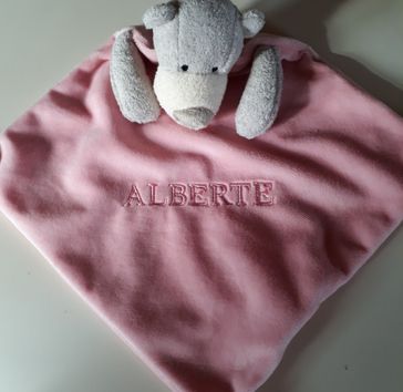 alberthe-nusseklud-brodering