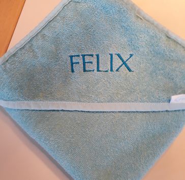 felix-babyklud-brodering